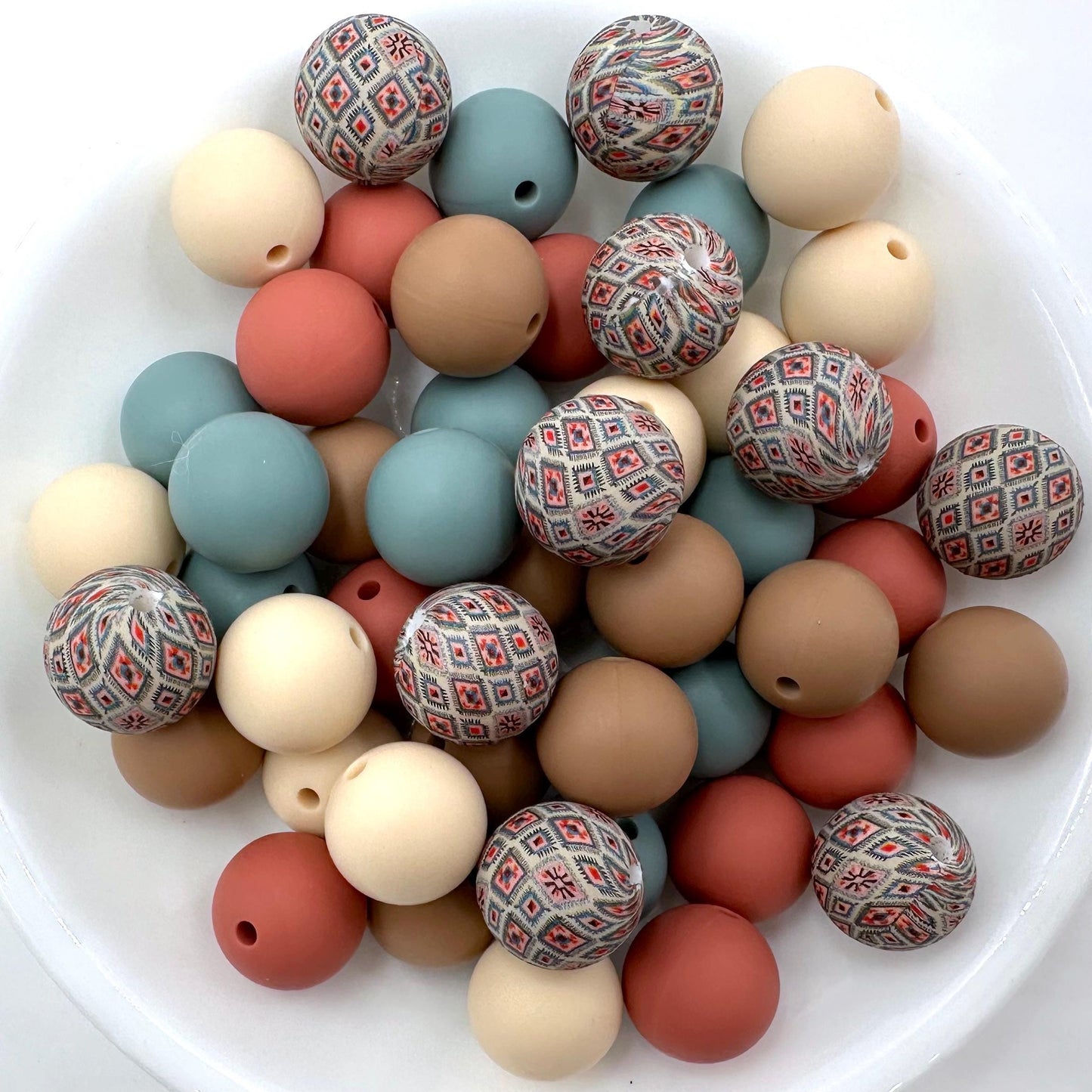 50pcs 15mm Silicone Solid and Printed Round Beads Mix Kits for Beadable Pen Keychain Car Charm Crafting Jewelry Making DIY Bracelet Wristlets Cup Charms Handmade Craft Supplies