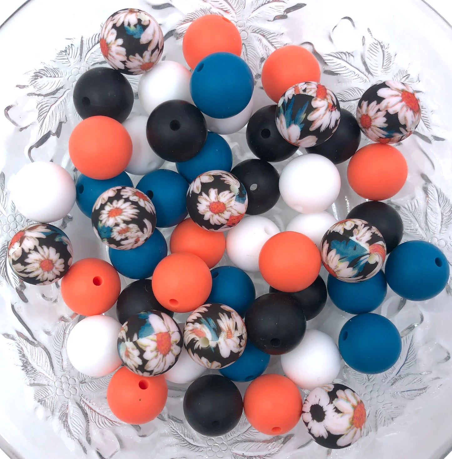 50pcs 15mm Silicone Solid and Printed Round Beads Mix Kits for Beadable Pen Keychain Car Charm Crafting Jewelry Making DIY Bracelet Wristlets Cup Charms Handmade Craft Supplies